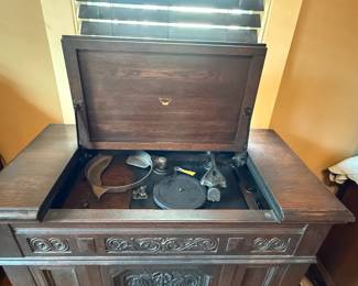 Item #99 First RCA Phonograph&Radio Combo, Model #RAE68, 1930, Non-Functional, 38" 41.5" 21.5"