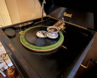 Item #124 1919 Brunswick Chinoiserie Style Edison&Vinyl Record Player Model #27 w/ Key, Wooden Horn, Good Condition, Functional, Beautiful Sound, 45" 22" 22.5"