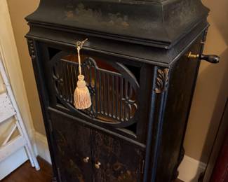 Item #124 1919 Brunswick Chinoiserie Style Edison&Vinyl Record Player Model #27 w/ Key, Wooden Horn, Good Condition, Functional, Beautiful Sound, 45" 22" 22.5"