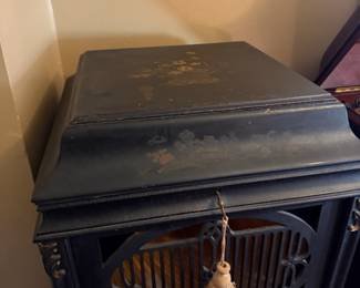 Item #124 1919 Brunswick Chinoiserie Style Edison&Vinyl Record Player Model #27 w/ Key, Wooden Horn, Good Condition, Functional, Beautiful Sound, 45" 22" 22.5"