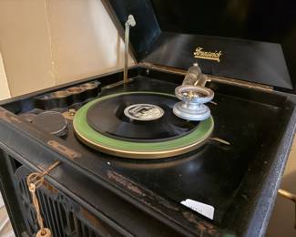 Item #124 1919 Brunswick Chinoiserie Style Edison&Vinyl Record Player Model #27 w/ Key, Wooden Horn, Good Condition, Functional, Beautiful Sound, 45" 22" 22.5"