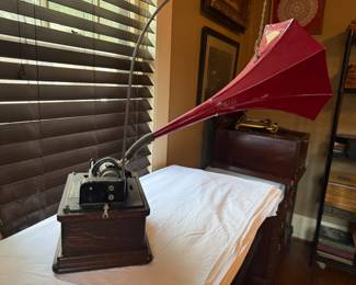 Item #100 Edison Fireside Record Player Model B, Reproduction Horn, Plays 2&4 Minute Cylinders , Good Condition, Functional, 9" 12" Base