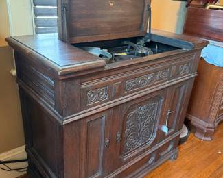 Item #99 First RCA Phonograph&Radio Combo, Model #RAE68, 1930, Non-Functional, 38" 41.5" 21.5"