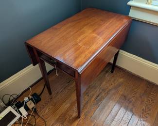 Item #24 Pembroke Leaf Table, Minor Wear, H27" L30.5" W18"(+18")