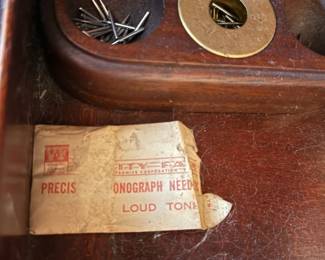 Item #101 Victor Victrola XII Record Player (First Tabletop Player), w/ Key, 1909, Functional, Refinished Mahogany, 15.5" 16.5" 21"