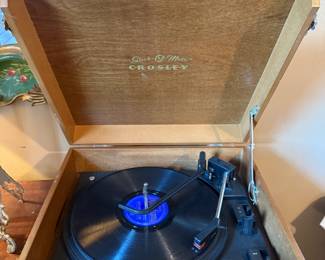 Item #97 Crosley Record Player w/ Auto Changer, 2003, No Longer Made, Good Condition, 8" 15" 18"