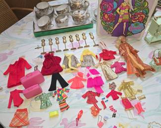 VINTAGE BARBIE, SKIPPER & DAWN DOLL ITEMS