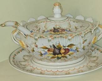 ITALIAN FAIENCE MAJOLICA SOUP TUREEN