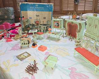 SERIE PRINCESSA VINTAGE ITALIAN DOLL FURNITURE