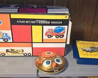 VINTAGE TONKA TOWN PLAY SET, MATCHBOX CAR CASE