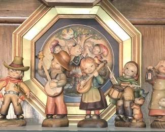 VINTAGE ANRI CARVED WOOD FIGURINES