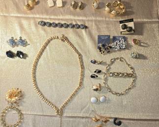 VINTAGE COSTUME JEWELRY