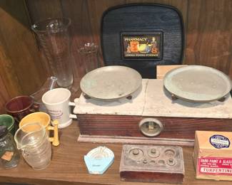 ANTIQUE PHARMACY SCALE