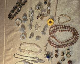 VINTAGE DESIGNER & COSTUME JEWELRY