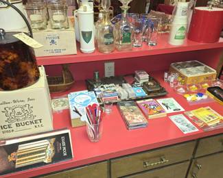 VINTAGE BARWARE ITEMS & ICE BUCKET