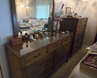 VINTAGE CENTURY FURNITURE BEDROOM SET