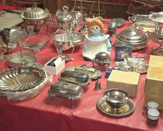 LARGE COLLECTION OF VINTAGE SILVERPLATE SERVING PIECES