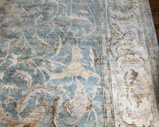 Beautiful large wool area rug 