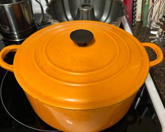 Le Creuset pot. 