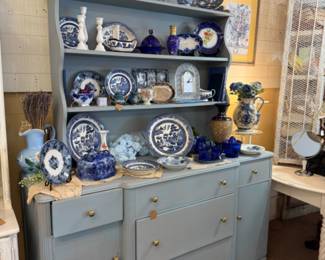 blue and white pottery, gorgeous buffet