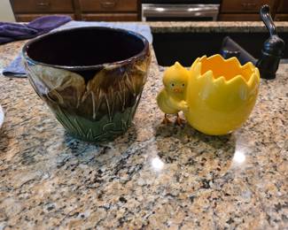 Teleflora cracked egg w/chicken planter
Vtg sun and moon planter