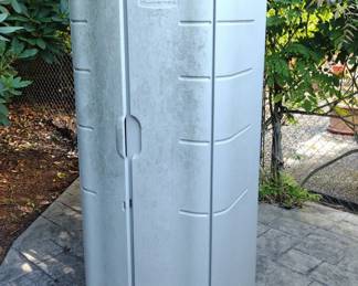 Rubbermaid tool shed