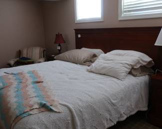 another view of king bed