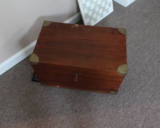 box with stand