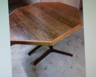 Dinette table