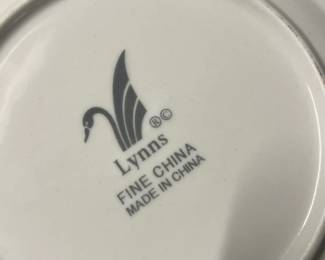 Lynn's Fina China Palazzo Black Dinnerware - full set - asking $150