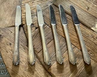 WM. A Rogers - set of 6 knives