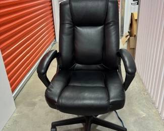Office Chair, Manufactured 2022 - Asking $49 (Pleather material) 