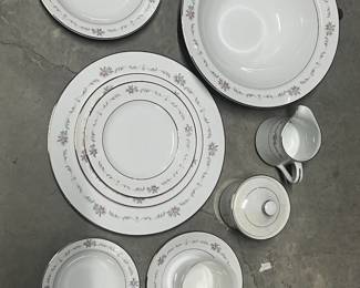 Entire set of Wyndham Valencia Fine China - asking $100