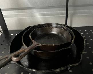 set of 3 cast iron skillets $50 (item excluded from 50% day)
