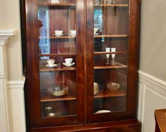 Empire stle cabinet with drawers