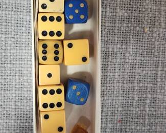 ANTIQUE DICE