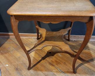 ANTIQUE OAK TABLE