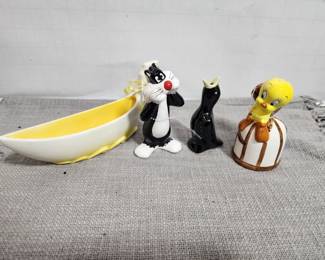 SALT AND PEPPER SHAKER AND OCC. JAPAN 