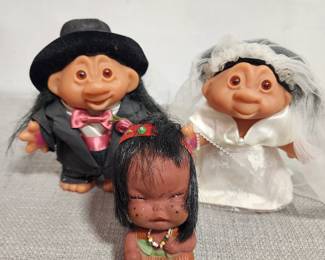 TROLLS