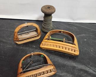 HAND HELD LOOMS
