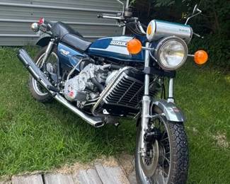 1975 Suzuki motorcycle
