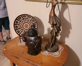 30" Artmax (8315 PF)
Modern art Deco woman sculpture. 