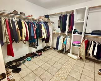 Clothes/shoes/accessories