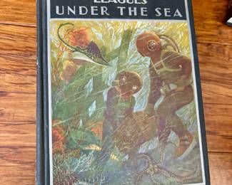 Twenty Thousand Leagues Under the Sea book