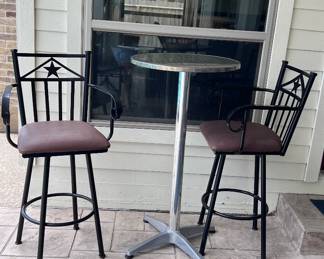 Bistro style outside table w/ 3 chairs