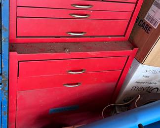 Tool chests 