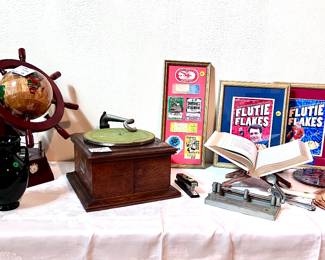 Jimmy Buffet Collectibles ! Including vintage vinyls !