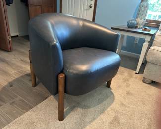 Contemporary accent chair ( navy blue )