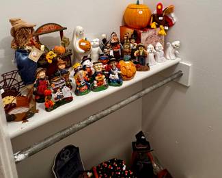 Fall figurines