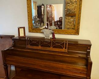 Beautiful piano Story and Clark
Gold framed mirror
